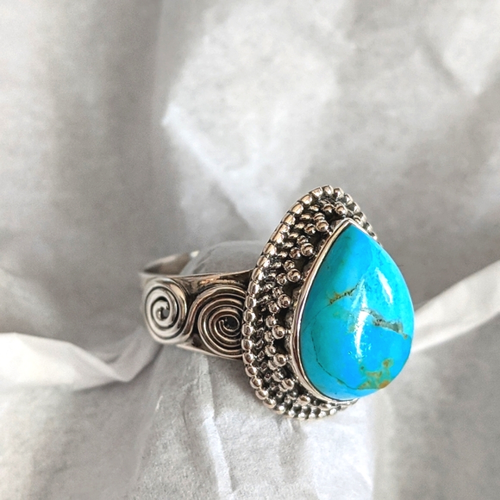 Arizona Mohave Turquoise .925 Silver Ring, size 8